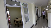 Rusun ini memiliki 93 unit dengan biaya sewa Rp 10.000 per bulan.