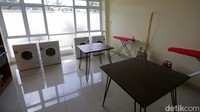 Terdapat juga kios untuk laundry.