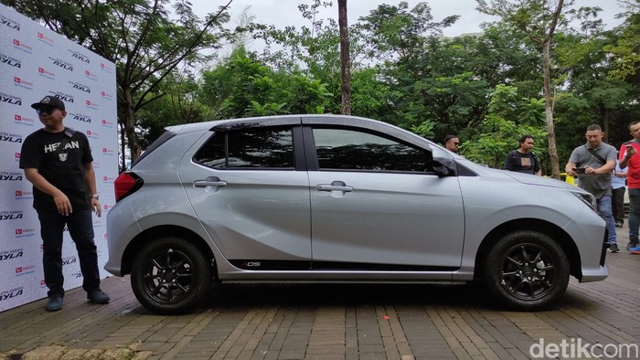 Daihatsu Ayla baru meluncur di Jakarta.