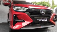 Daihatsu Ayla baru mengalami sejumlah pembaruan dibandingkan model sebelumnya, mulai dari desain hingga mesinnya. Foto: Septian Farhan Nurhuda/detik.com