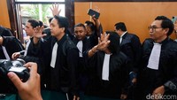 Bharada Eliezer dinyatakan bersalah melanggar Pasal 340 KUHP juncto Pasal 55 ayat 1 ke-1 KUHP. Eliezer dinyatakan sebagai pelaku yang bekerja sama atau justice collaborator (JC).  