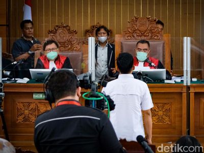 Detik-detik Bharada Richard Eliezer Divonis 1,5 Tahun Penjara
