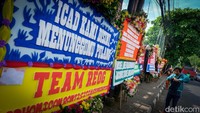 Eliezer sebelumnya dituntut 12 tahun penjara. Eliezer alias Icad diyakini jaksa melanggar Pasal 340 KUHP juncto Pasal 55 ayat 1 ke-1 KUHP.