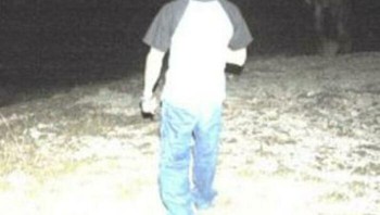 Ada yang muncul di sisi kiri. Foto: Reddit