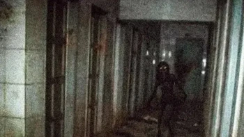 Sosok di lorong.... Foto: Reddit