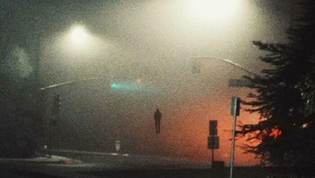 Ketika Anda pulang dari kantor dan melihat sosok seperti ini di lampu merah. Apa yang akan dilakukan? Foto: Reddit