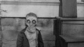 Kostum Halloween yang dikenakan ini menyeramkan ya. Foto: Reddit