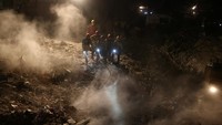 Jumlah korban tewas akibat gempa bumi berkekuatan Magnitudo 7,8 yang mengguncang Turki dan Suriah bertambah melebihi 41.000 orang. REUTERS/Alexandros Avramidis.