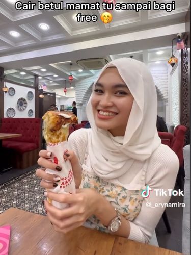 Influencer ini mendapatkan kecaman karena menggunakan pretty previlege Influencer ini mendapatkan kecaman karena menggunakan pretty previlege demi mendapatkanmakanan gratis, viral di media sosial.