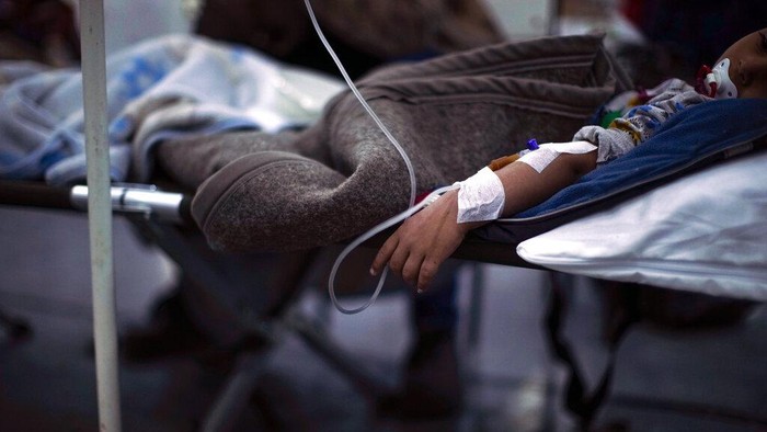 Kapal perang Bayraktar Turki dijadikan rumah sakit darurat untuk korban gempa. Begini suasananya.