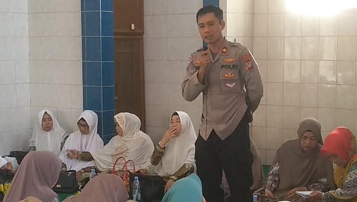Kapolsek Jagakarsa Kompol Multazam Lisendra