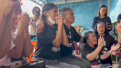 Air Mata Keluarga Eliezer Tumpah Usai Vonis 1,5 Tahun Dibacakan
