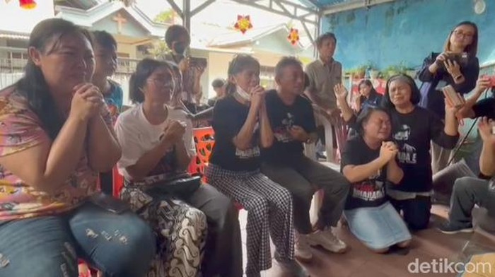 Keluarga Richard Eliezer di Kota Manado.