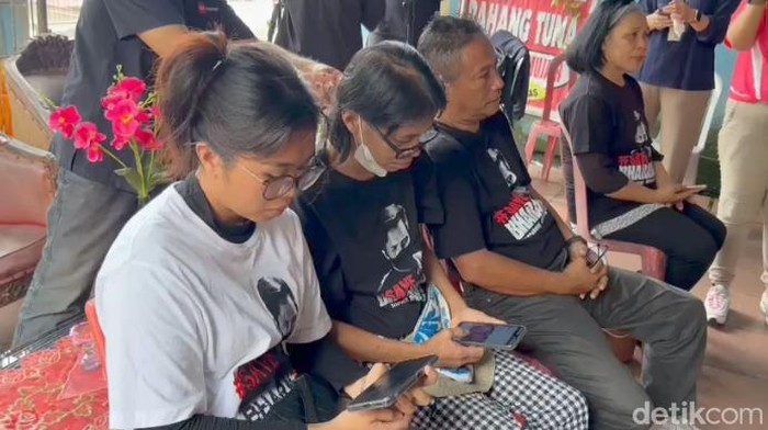 Keluarga Richard Eliezer di Kota Manado. Keluarga Richard Eliezer di Kota Manado.