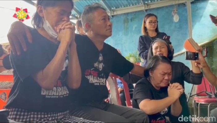Keluarga Richard Eliezer di Kota Manado.