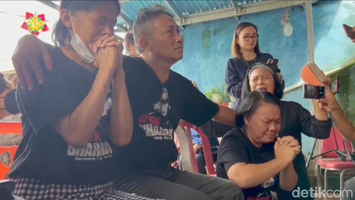 Keluarga Richard Eliezer di Kota Manado.
