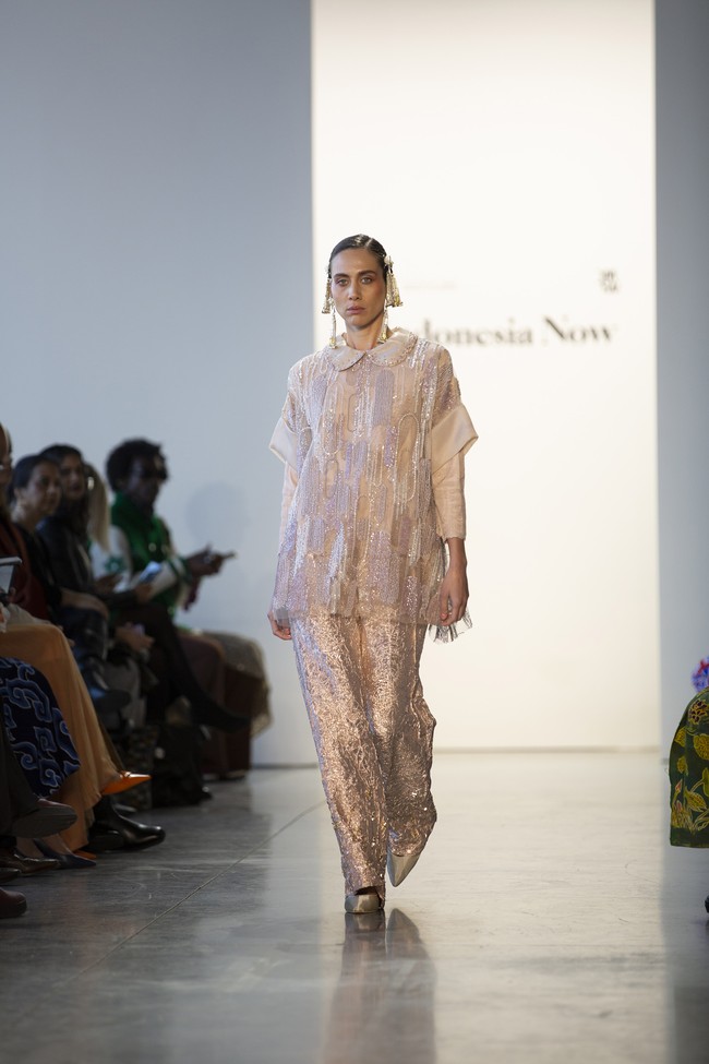 Fashion show Zeta Privé, brand busana lokal milik desainer sekaligus pengusaha muda Trisha Chas di New York Fashion Week 2023, Senin (13/2/2023). Foto: Dok. Trisha Chas/Zeta Prive