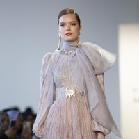 Fashion show Zeta Privé, brand busana lokal milik desainer sekaligus pengusaha muda Trisha Chas di New York Fashion Week 2023, Senin (13/2/2023). Foto: Dok. Trisha Chas/Zeta Prive