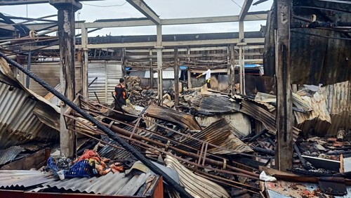 Kondisi Pasar Adat Lelateng, Jembrana, Bali, setelah kebakaran yang menghanguskan sebanyak dua ruko serta 40 kios, Rabu (15/2/2023).