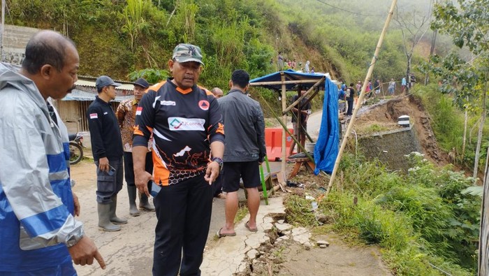 Longsor di Pacitan