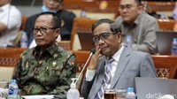 Dalam rapat ini Mahfud menyebut, dalam rangka menjaga kehormatan dan perilaku hakim melalui kode etik, perubahan UU itu menjadi hal yang tepat. 