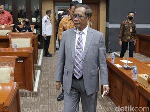 Mahfud MD Jenguk David, Desak Pasal Penganiayaan Berat untuk Mario Dandy