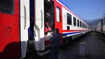 Hilang Rumah, Warga Turki Mengungsi di Gerbong Kereta
