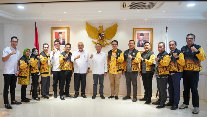 Menpora Zainudiin Amali-PB Boling
