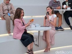 Nikita Willy Unboxing Oppo Reno 8T, Melongo Lihat Desain