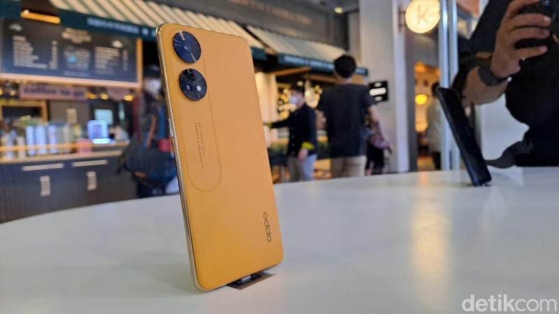 Nikita Willy dan Oppo Reno 8T