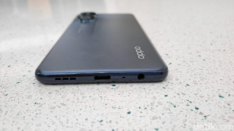 Nikita Willy dan Oppo Reno 8T