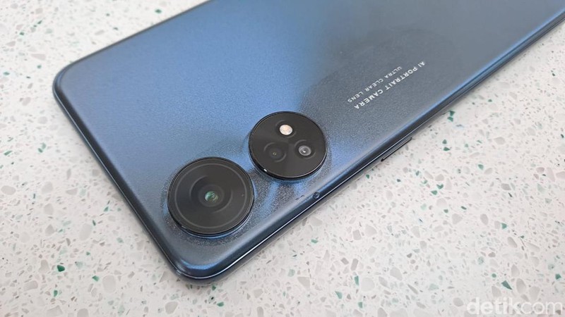 Nikita Willy dan Oppo Reno 8T