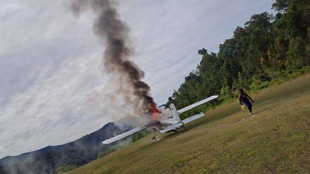 Organisasi Papua Merdekaatau OPMmerilis foto-foto terbaru yang menunjukkan kondisi PilotSusi AirKapten Philips Max Mehrtensdi bawah penyanderaan mereka. (Dok. Istimewa)