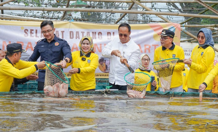 Pemkab Serang Panen Nila