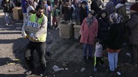 Seperti diketahui, gempa yang mengguncang Turki menyebabkan ribuan warga kehilangan tempat tinggal dan harus mengungsi. Warga yang tinggal di pengungsian pun sangat membutuhkan bantuan makanan hingga minuman.