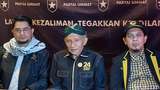 Baju Amien Rais dan Anis Matta