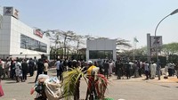 Apalagi di negara tersebut sebanyak 40% populasinya belum memiliki rekening bank. Pihak Mahkamah Agung Nigeria telah memerintahkan kepada regulator terkait untuk mempercepat distribusi uang kertas.