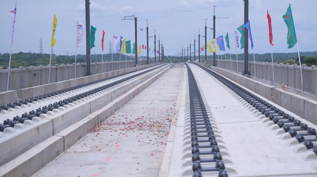 Apa Kabar Proyek Kereta Semi Cepat Jakarta-Semarang?