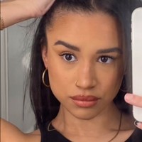 Sidney Beckles viral di TikTok karena kemiripan dengan Meghan Markle. Tak sedikit orang yang berkomentar Sidney seperti kembaran dari istri Pangeran Harry tersebut. Sayangnya hal itu juga mengundang komentar negatif karena sosok Meghan yang kontroversial. Foto: TikTok/Instagram Sidney Beckles