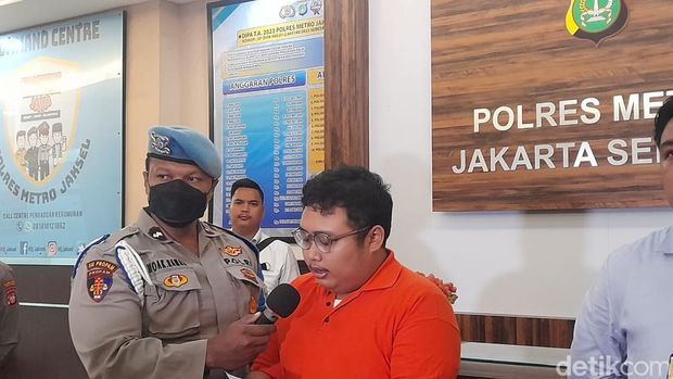 Giorgio Ramadhan, sopir Fortuner yang mengamuk dan merusak mobil Brio di Senopati, Jakarta Selatan resmi menjadi tersangka. Cek sederet informasi soal Giorgio.