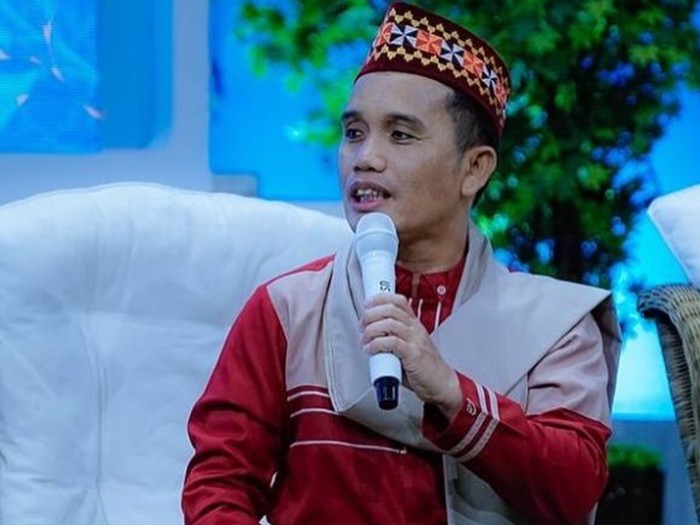 Ustaz Maulana Senang Makan Bareng Kru TV hingga Dion Wiyoko