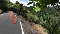 Tak hanya banjir, topan ini menyebabkan tanah longsor. Getty Images/Fiona Goodall