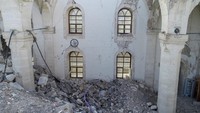 Banyak bangunan masjid yang hancur hingga akhirnya ditutup untuk beribadah.