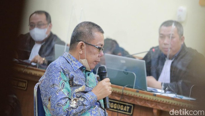 Anggota DPRD Tulang Bawang Barat, Marzani saat memberi kesaksian di PN Tanjung Karang, Bandar Lampung.