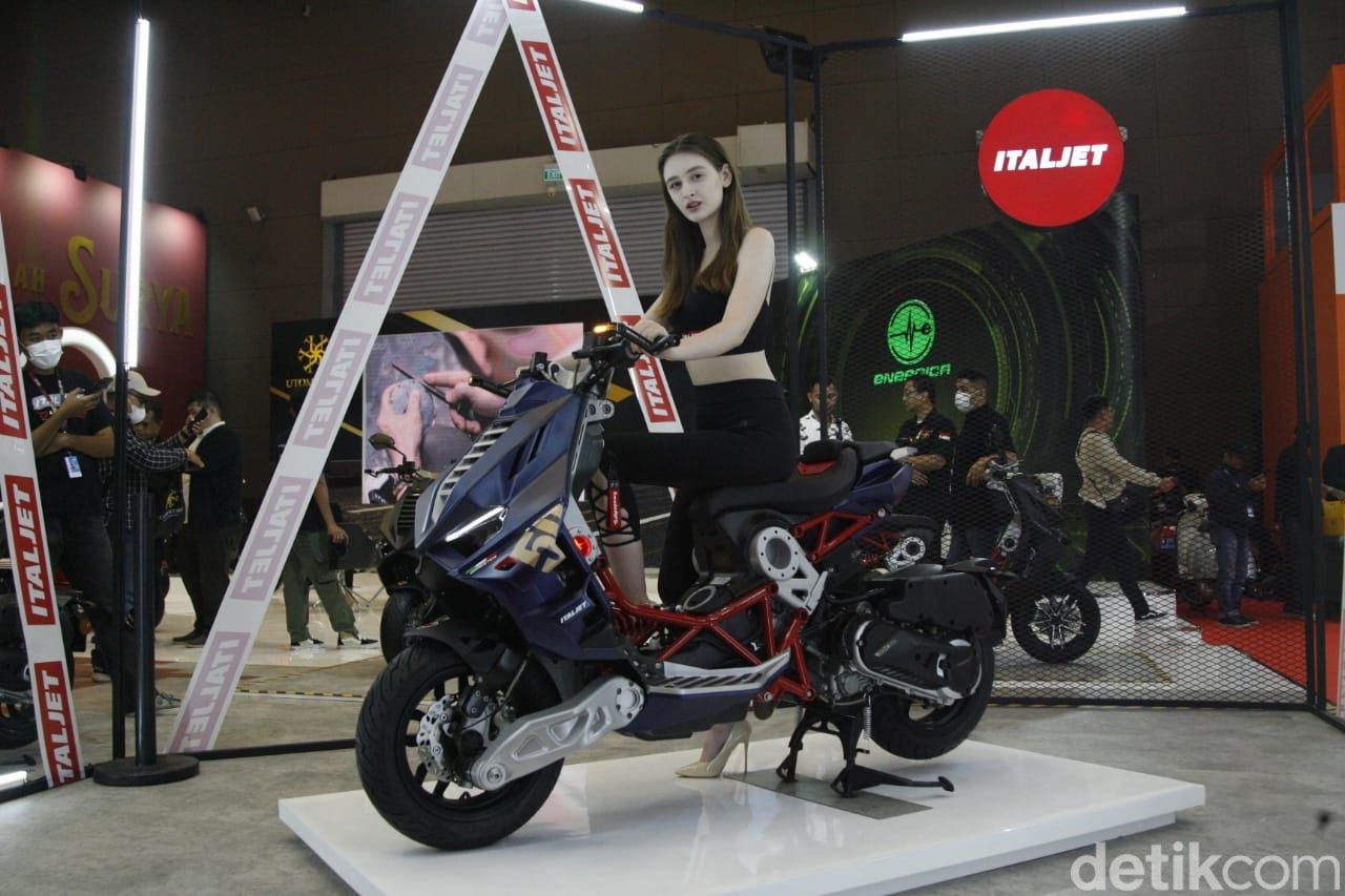 Ariel Noah Ikut Luncurkan Italjet Dragster Super Limited Edition