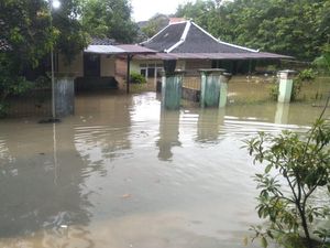 Bengawan Solo Meluap, Ratusan Warga Wonogiri Mengungsi