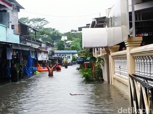 Pucangsawit Kota Solo Kebanjiran, Tinggi Air Capai Semeter