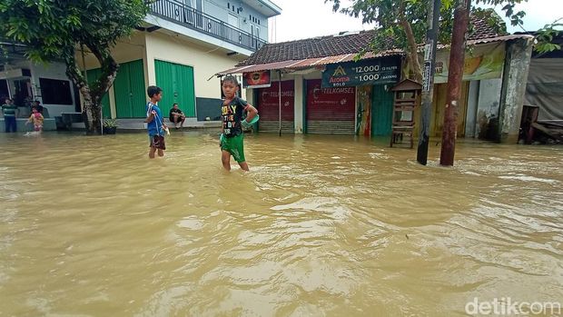 Kondisi banjir di Mejobo, Kudus, Kamis (16/2/2023).