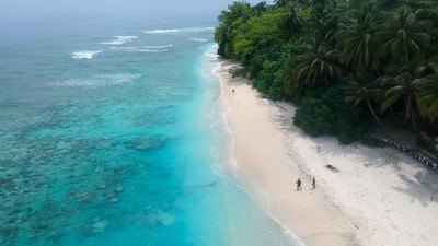 Birunya Air Laut di Pulau Bando Sumbar, Cocok Untuk Healing