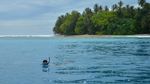 Birunya Air Laut di Pulau Bando Sumbar, Cocok Untuk Healing